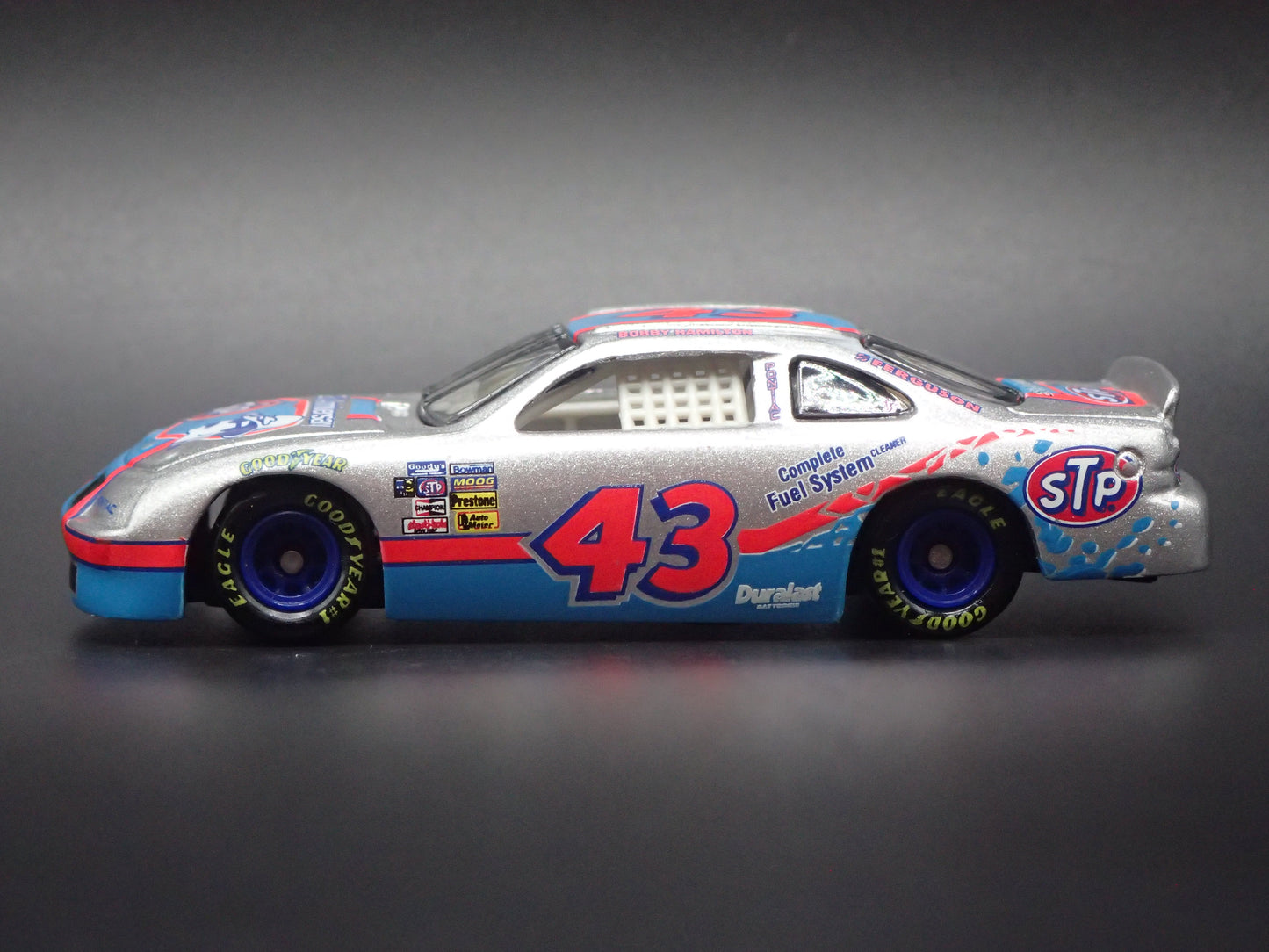 1996 96 PONTIAC GRAND PRIX 43 BOBBY HAMILTON NASCAR 1:64 SCALE DIECAST CAR
