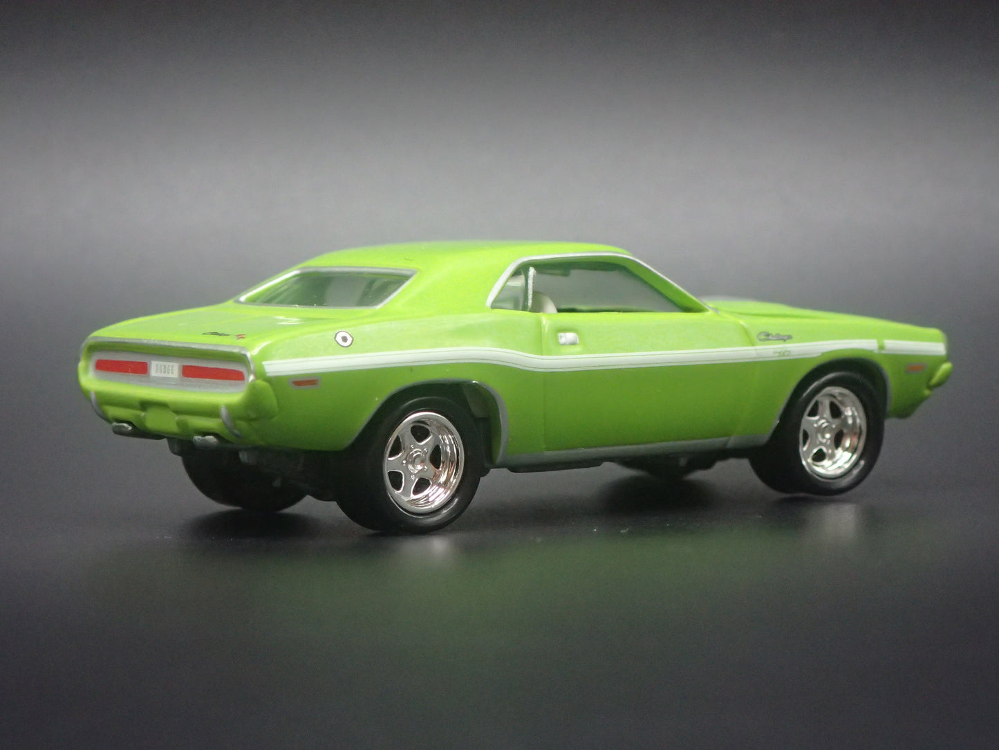 1970 70 DODGE CHALLENGER GREEN 1/64 SCALE DIORAMA DIECAST MODEL CAR