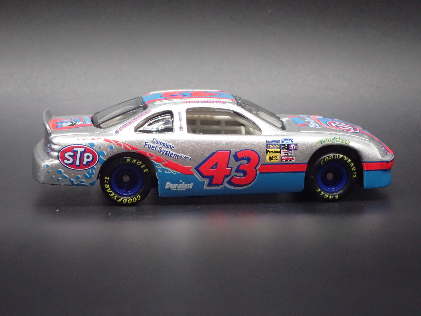 1996 96 PONTIAC GRAND PRIX 43 BOBBY HAMILTON NASCAR 1:64 SCALE DIECAST CAR