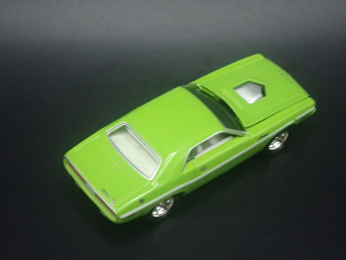 1970 70 DODGE CHALLENGER GREEN 1/64 SCALE DIORAMA DIECAST MODEL CAR