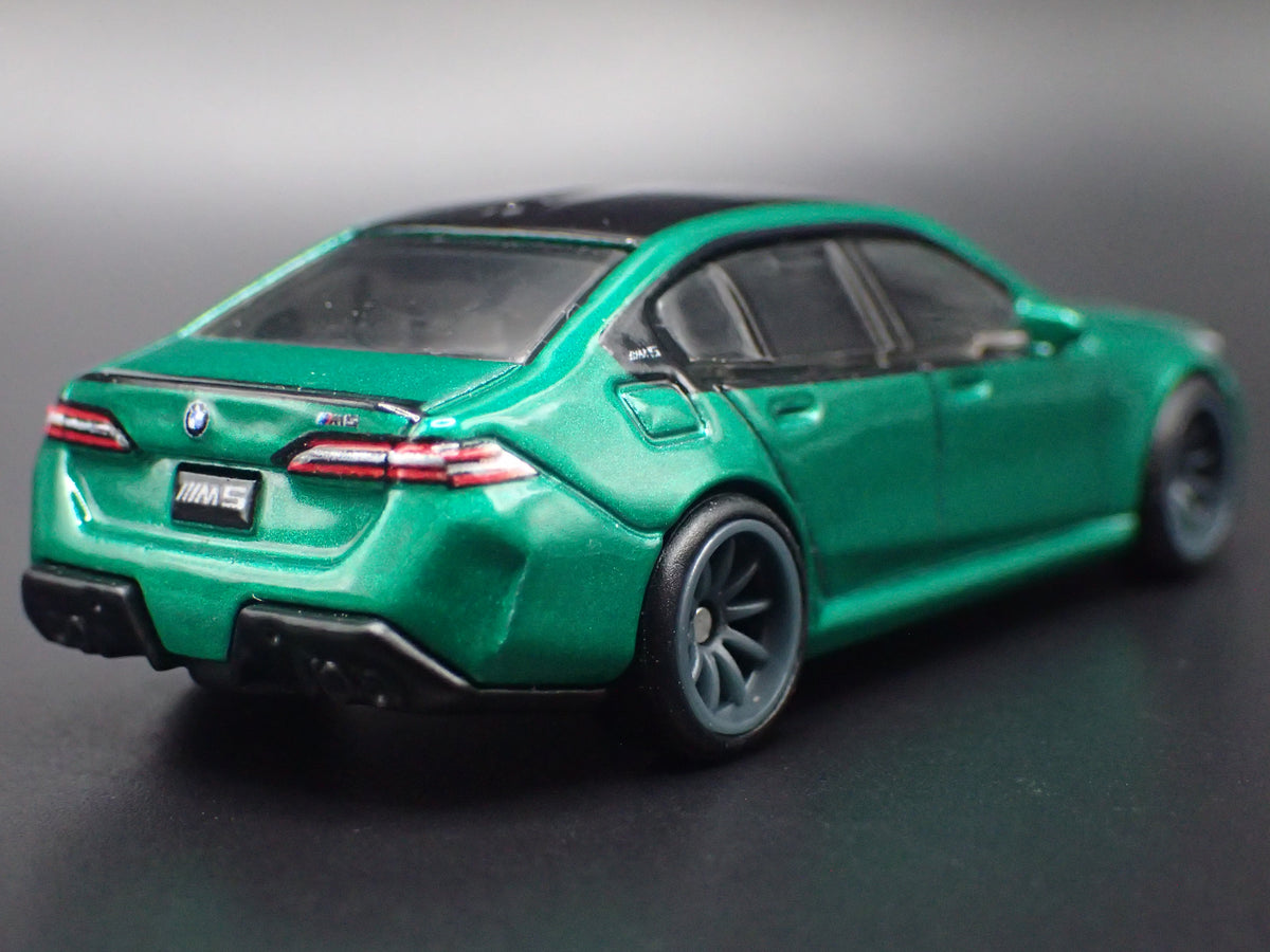 2024-2026 BMW M5 F99 GREEN 4 FOUR DOOR 1:64 SCALE COLLECTIBLE DIECAST MODEL CAR