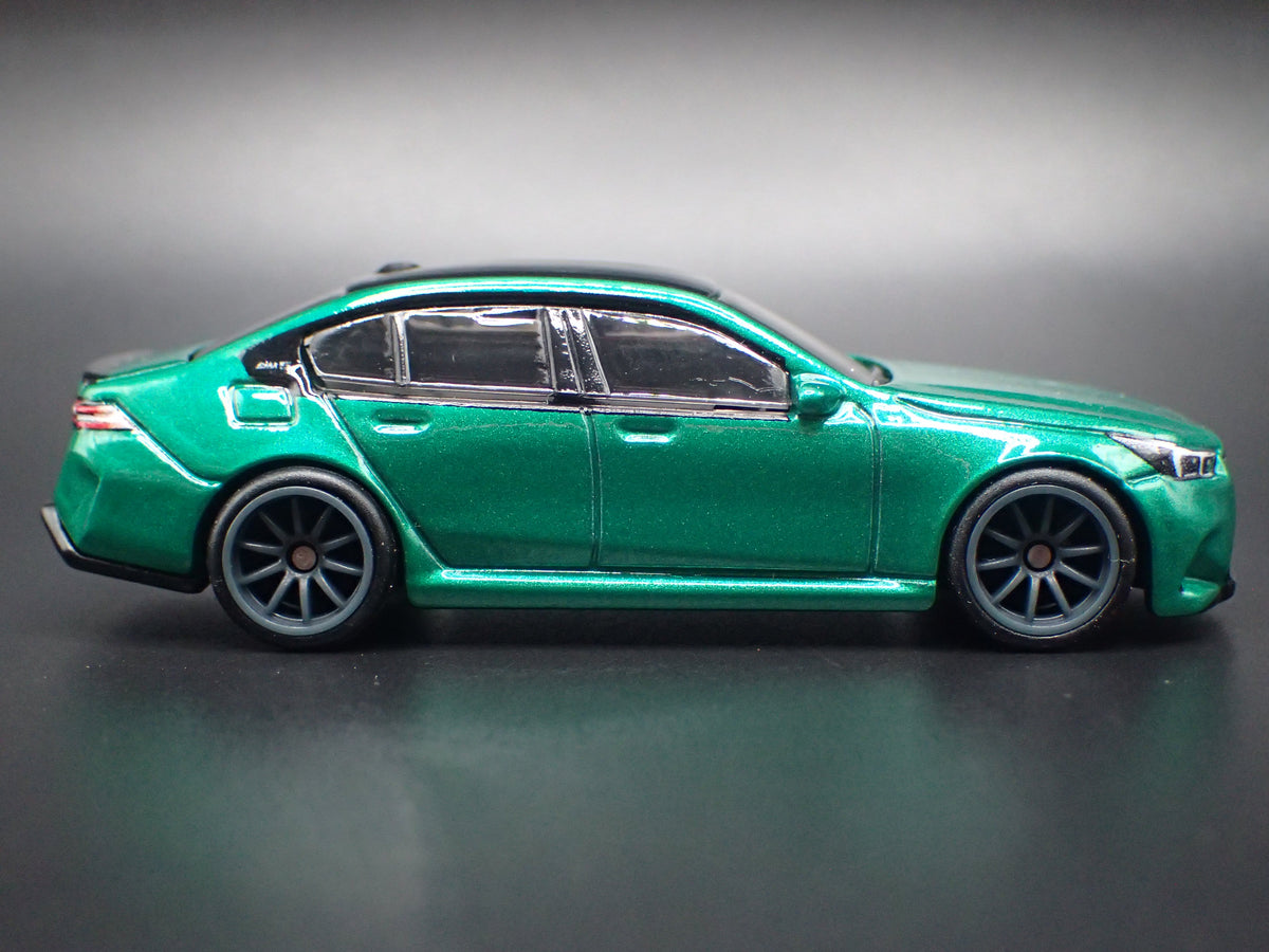 2024-2026 BMW M5 F99 GREEN 4 FOUR DOOR 1:64 SCALE COLLECTIBLE DIECAST MODEL CAR