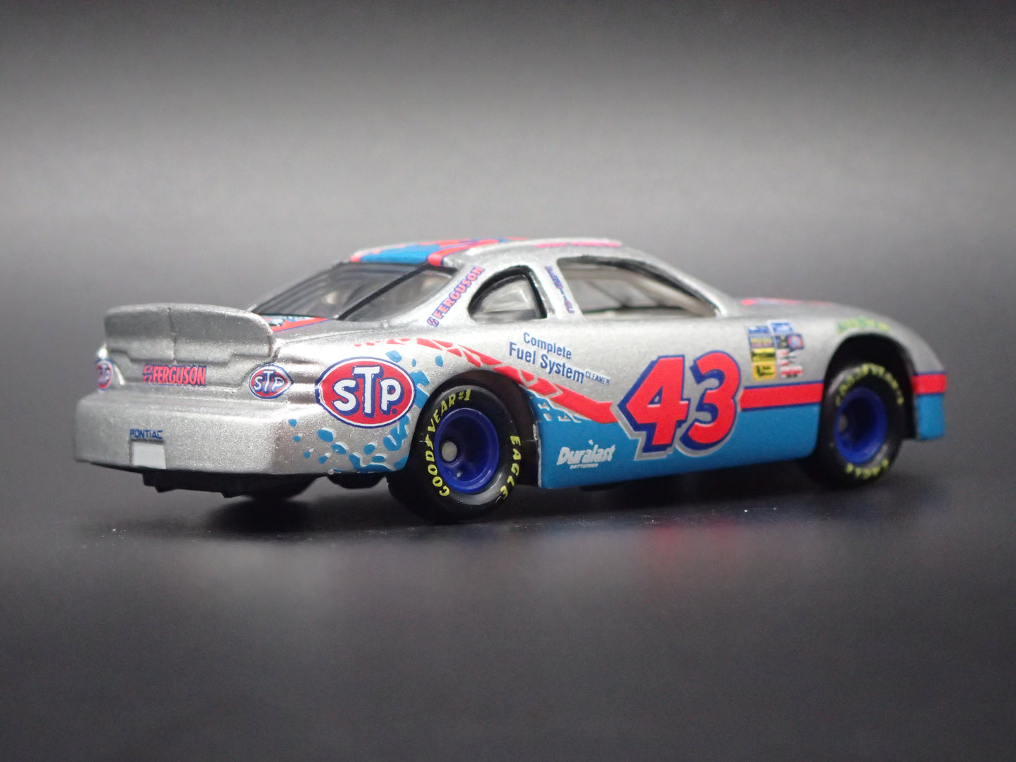 1996 96 PONTIAC GRAND PRIX 43 BOBBY HAMILTON NASCAR 1:64 SCALE DIECAST CAR