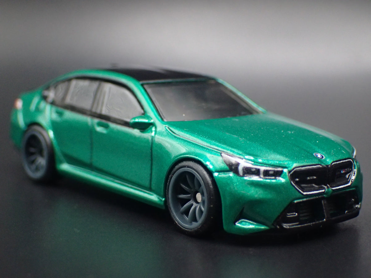 2024-2026 BMW M5 F99 GREEN 4 FOUR DOOR 1:64 SCALE COLLECTIBLE DIECAST MODEL CAR