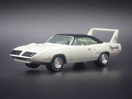 1970 70 PLYMOUTH SUPERBIRD WHITE 1:64 SCALE COLLECTIBLE DIORAMA DIECAST MODEL CAR