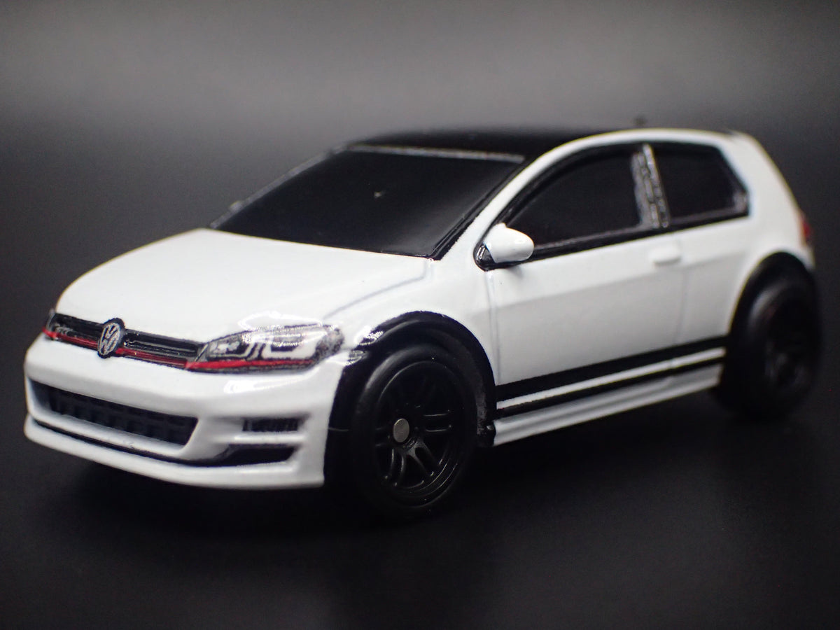 2012-2021 VW VOLKSWAGEN GOLF GTI MK7 WHITE 1:64 SCALE DIORAMA DIECAST MODEL CAR