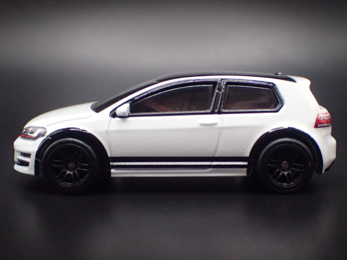 2012-2021 VW VOLKSWAGEN GOLF GTI MK7 WHITE 1:64 SCALE DIORAMA DIECAST MODEL CAR