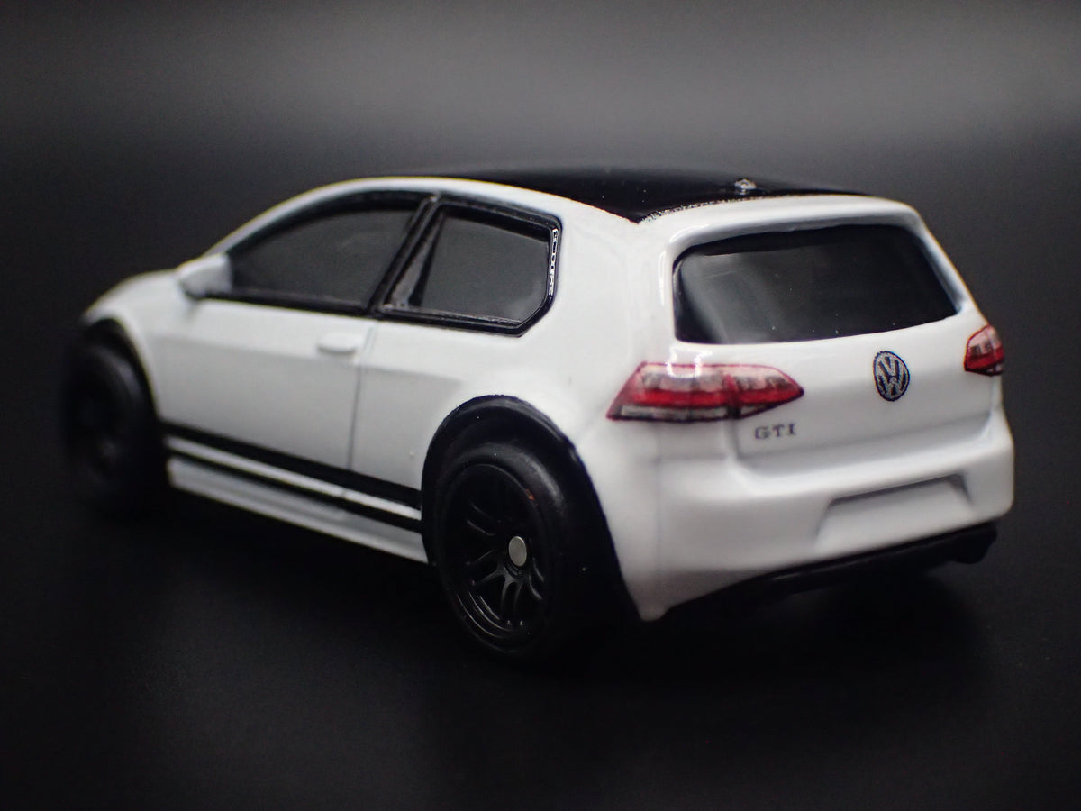 2012-2021 VW VOLKSWAGEN GOLF GTI MK7 WHITE 1:64 SCALE DIORAMA DIECAST MODEL CAR