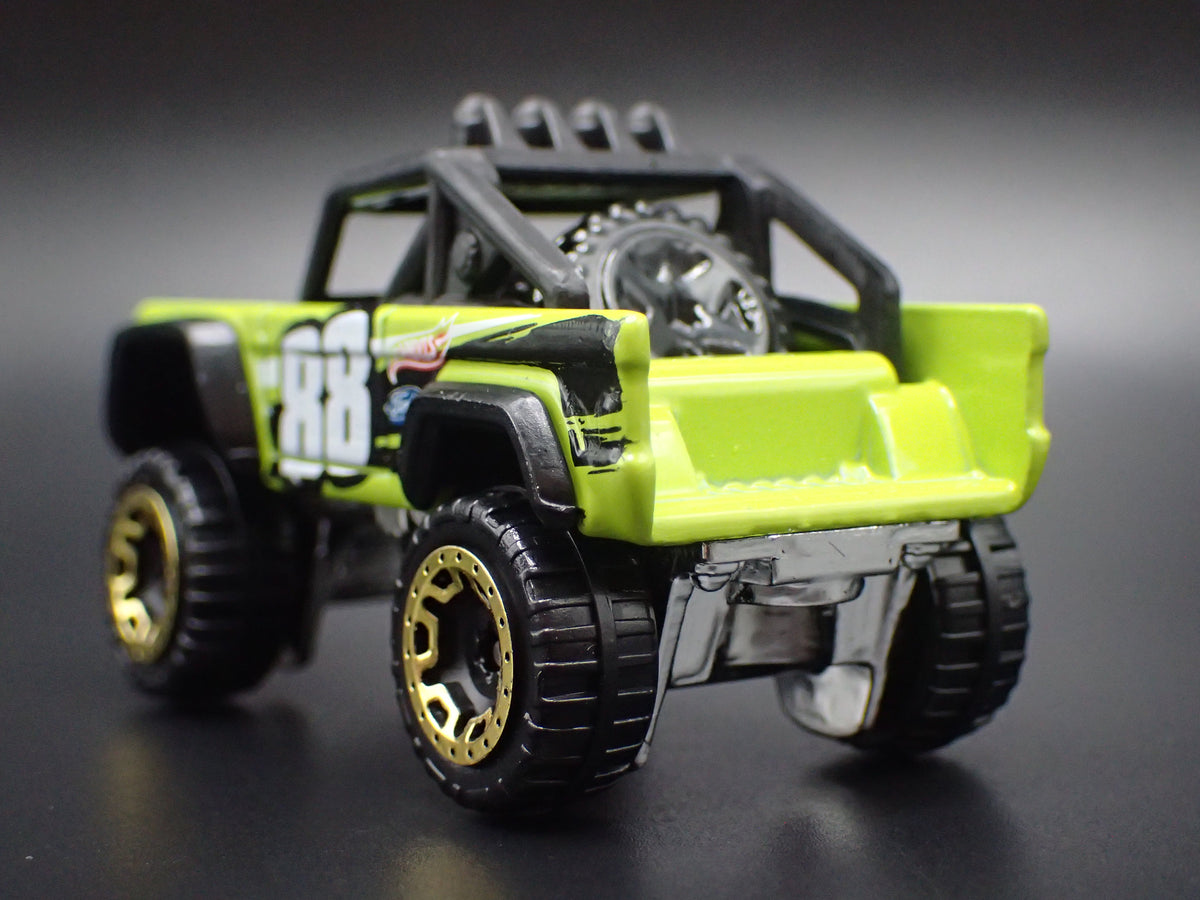 1966-1977 FORD BRONCO 4X4 OFF ROAD CUSTOM GREEN 1:64 SCALE DIECAST MODEL CAR