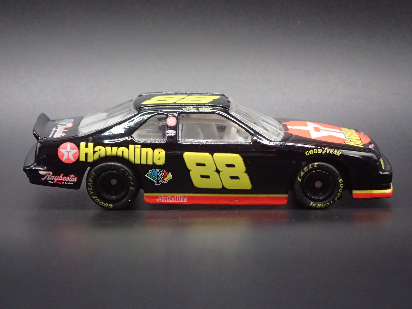 1995 95 FORD THUNDERBIRD 88 ERNIE IRVAN HAVOLINE NASCAR 1:64 DIECAST MODEL CAR