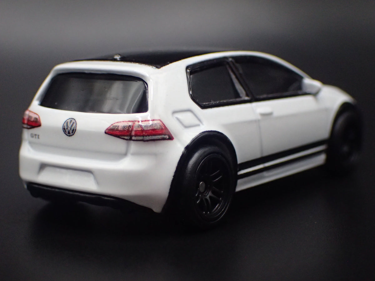 2012-2021 VW VOLKSWAGEN GOLF GTI MK7 WHITE 1:64 SCALE DIORAMA DIECAST MODEL CAR