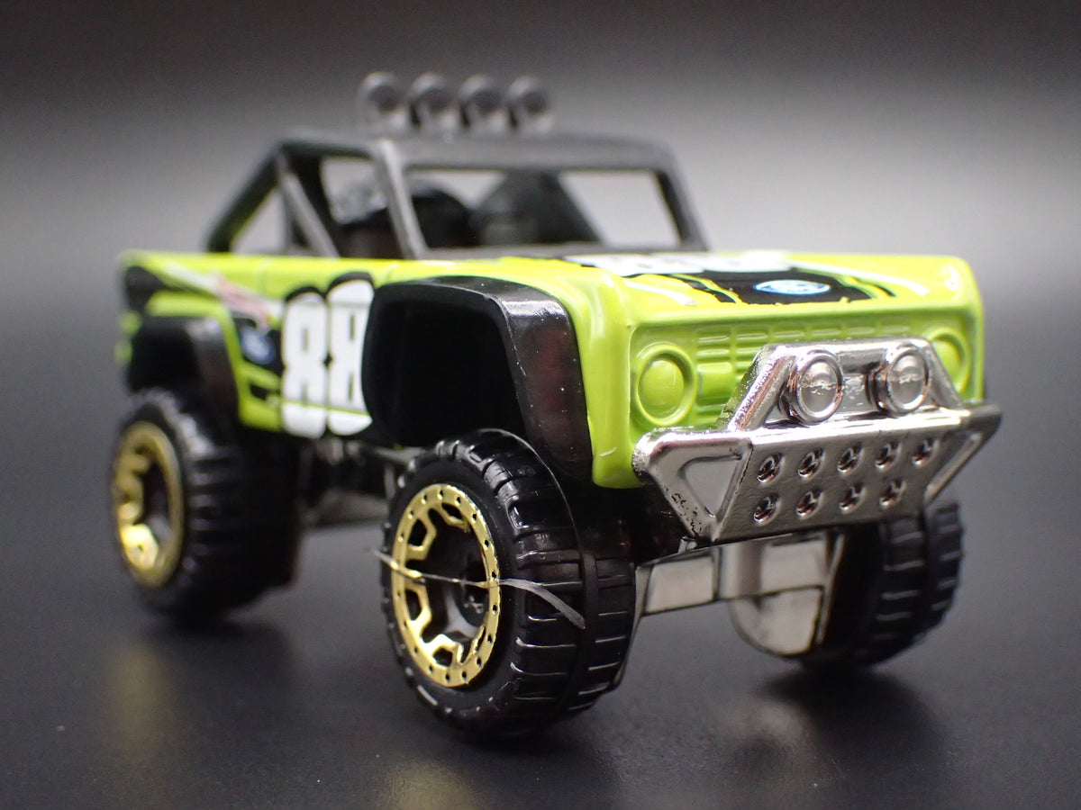 1966-1977 FORD BRONCO 4X4 OFF ROAD CUSTOM GREEN 1:64 SCALE DIECAST MODEL CAR