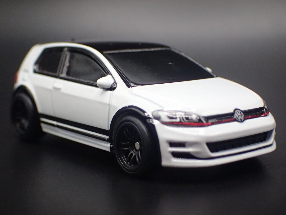 2012-2021 VW VOLKSWAGEN GOLF GTI MK7 WHITE 1:64 SCALE DIORAMA DIECAST MODEL CAR