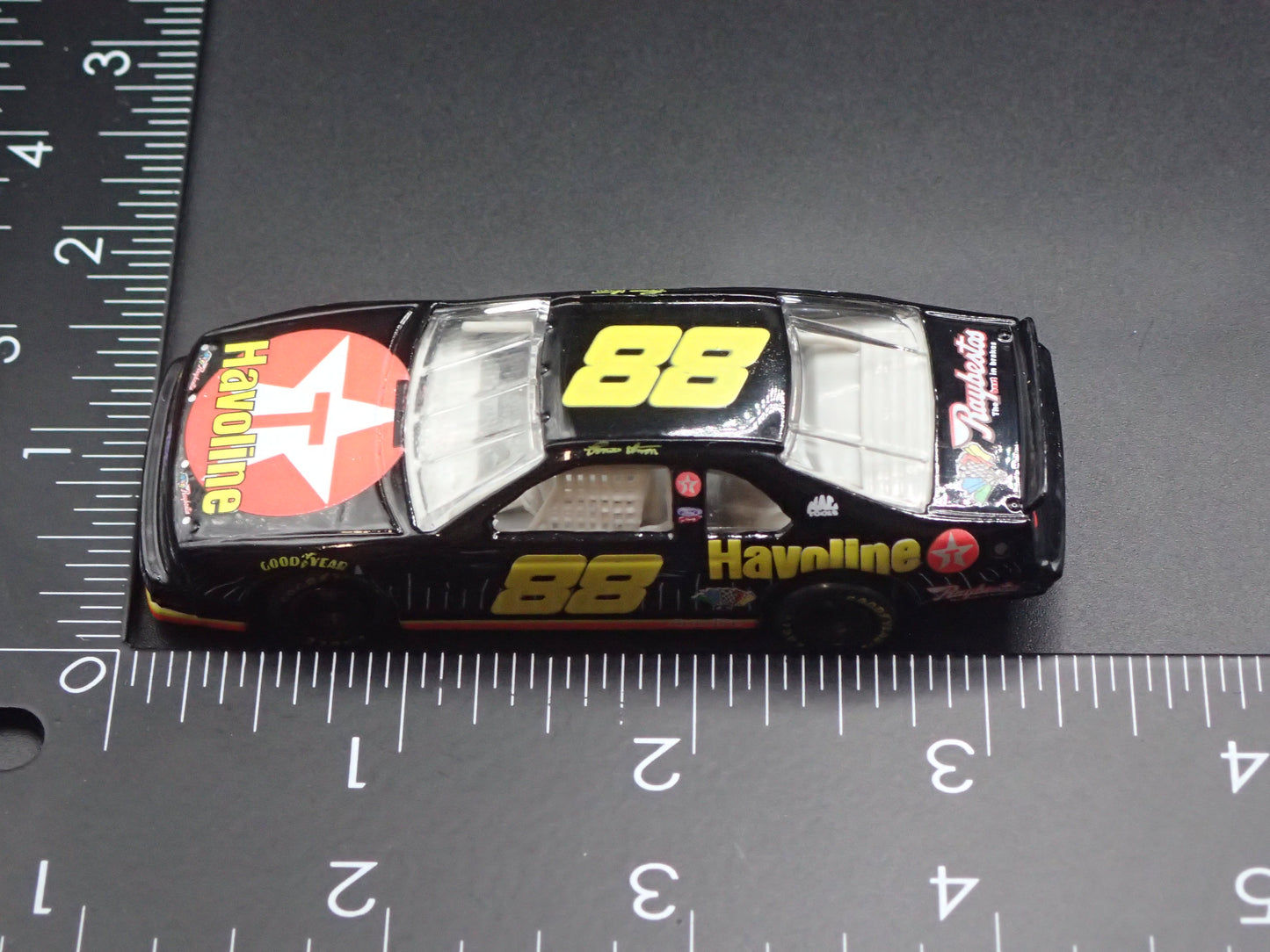 1995 95 FORD THUNDERBIRD 88 ERNIE IRVAN HAVOLINE NASCAR 1:64 DIECAST MODEL CAR