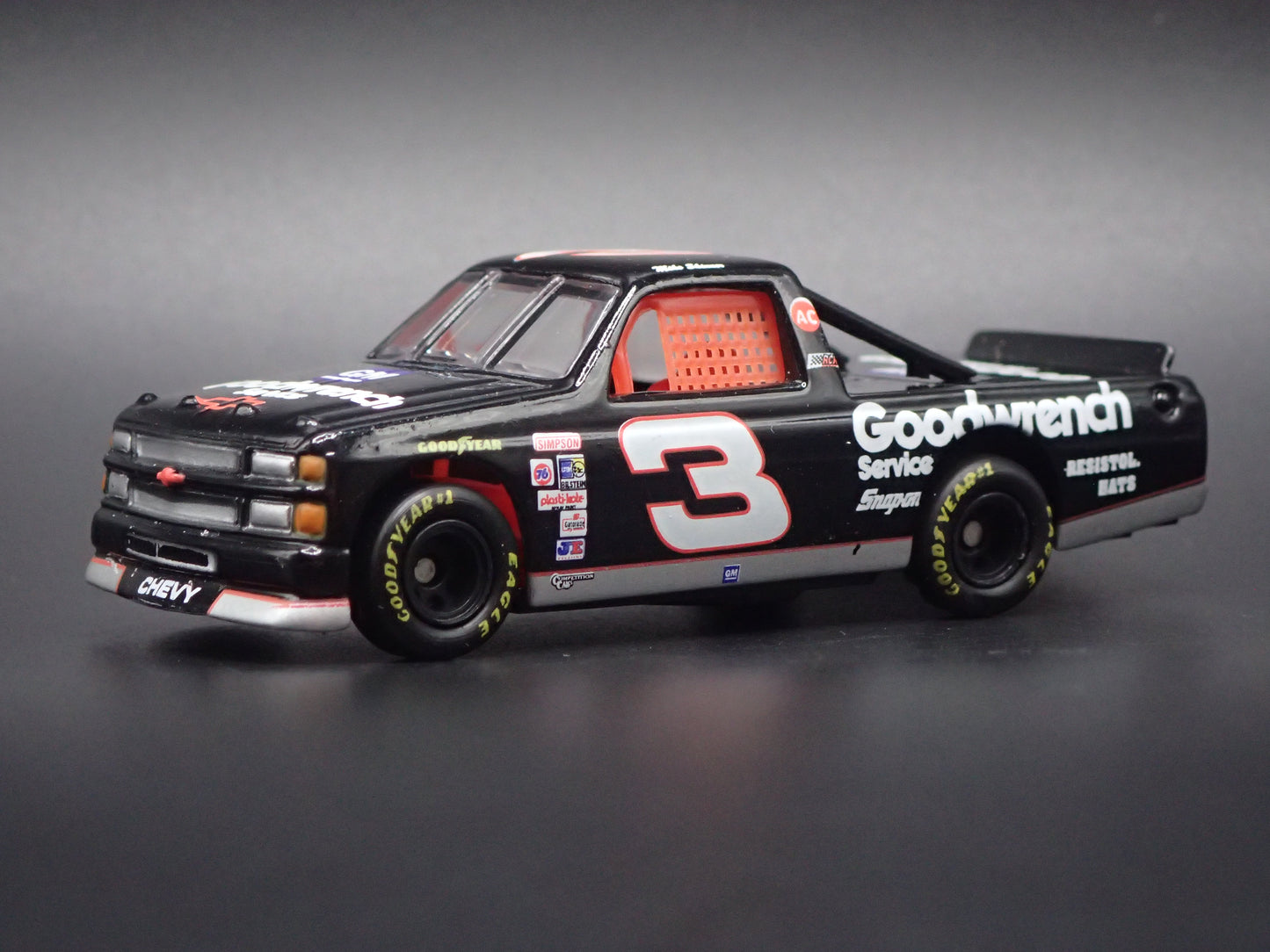 1995 CHEVY SILVERADO #3 MIKE SKINNER GOODWRENCH NASCAR TRUCK 1:64 DIECAST CAR