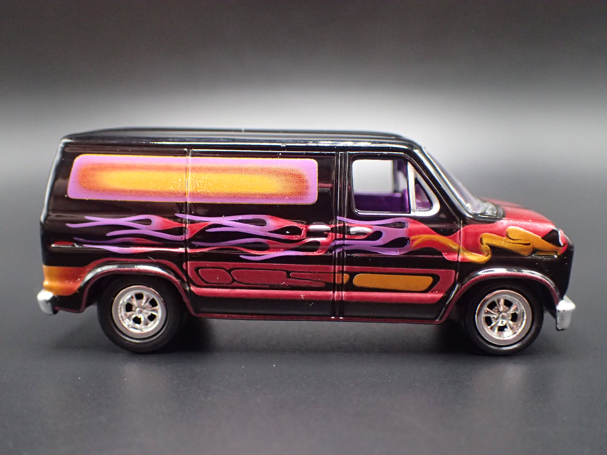 1975-1991 FORD ECONOLINE 150 VAN CLUB WAGON 1:64 SCALE DIORAMA DIECAST MODEL CAR
