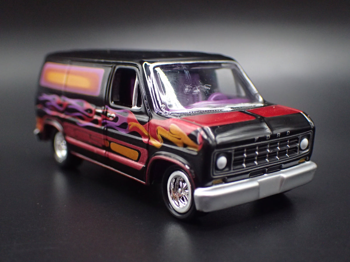 1975-1991 FORD ECONOLINE 150 VAN CLUB WAGON 1:64 SCALE DIORAMA DIECAST MODEL CAR