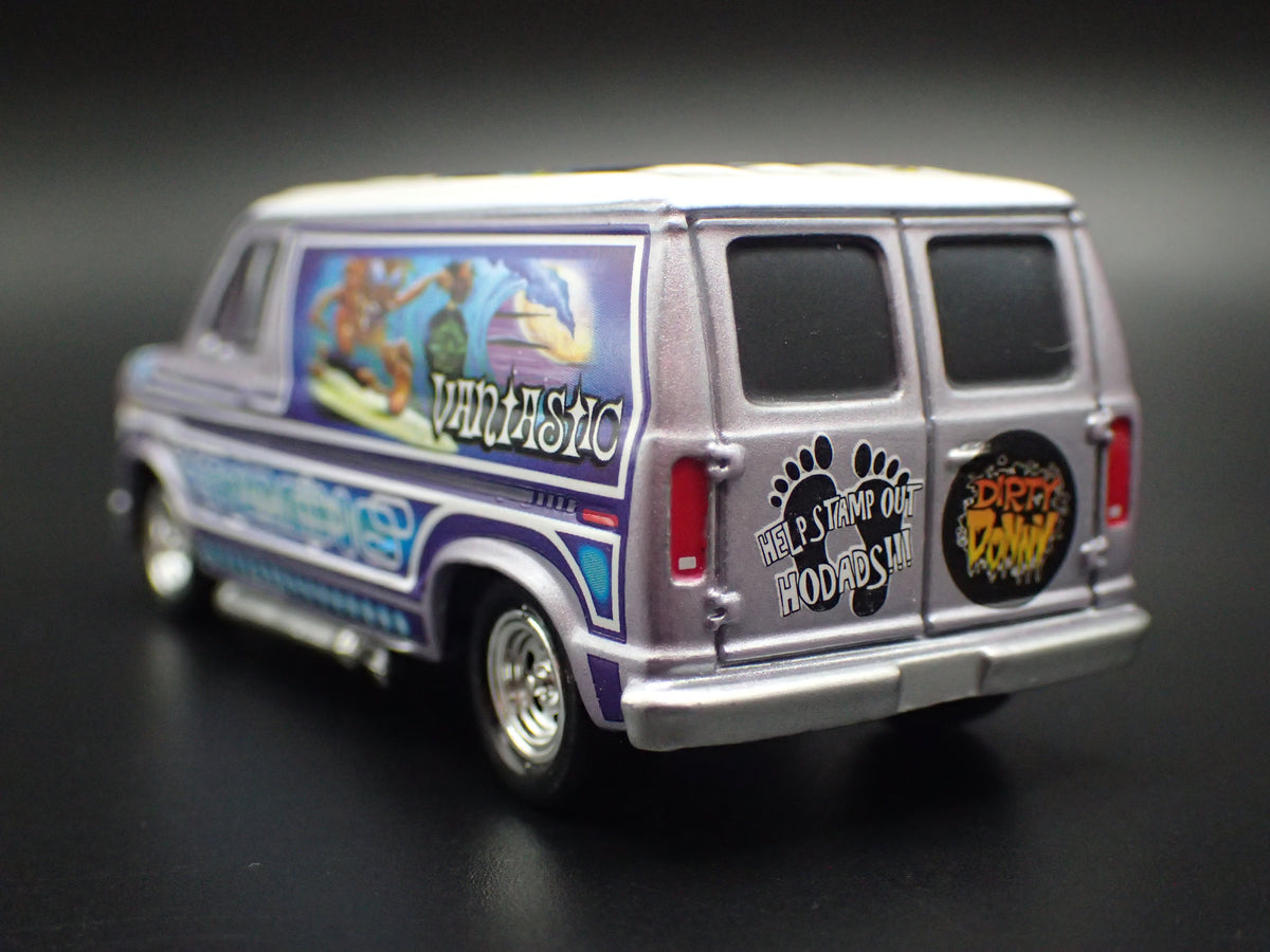1975-1991 FORD ECONOLINE 150 VAN CLUB WAGON 1:64 SCALE DIORAMA DIECAST MODEL CAR