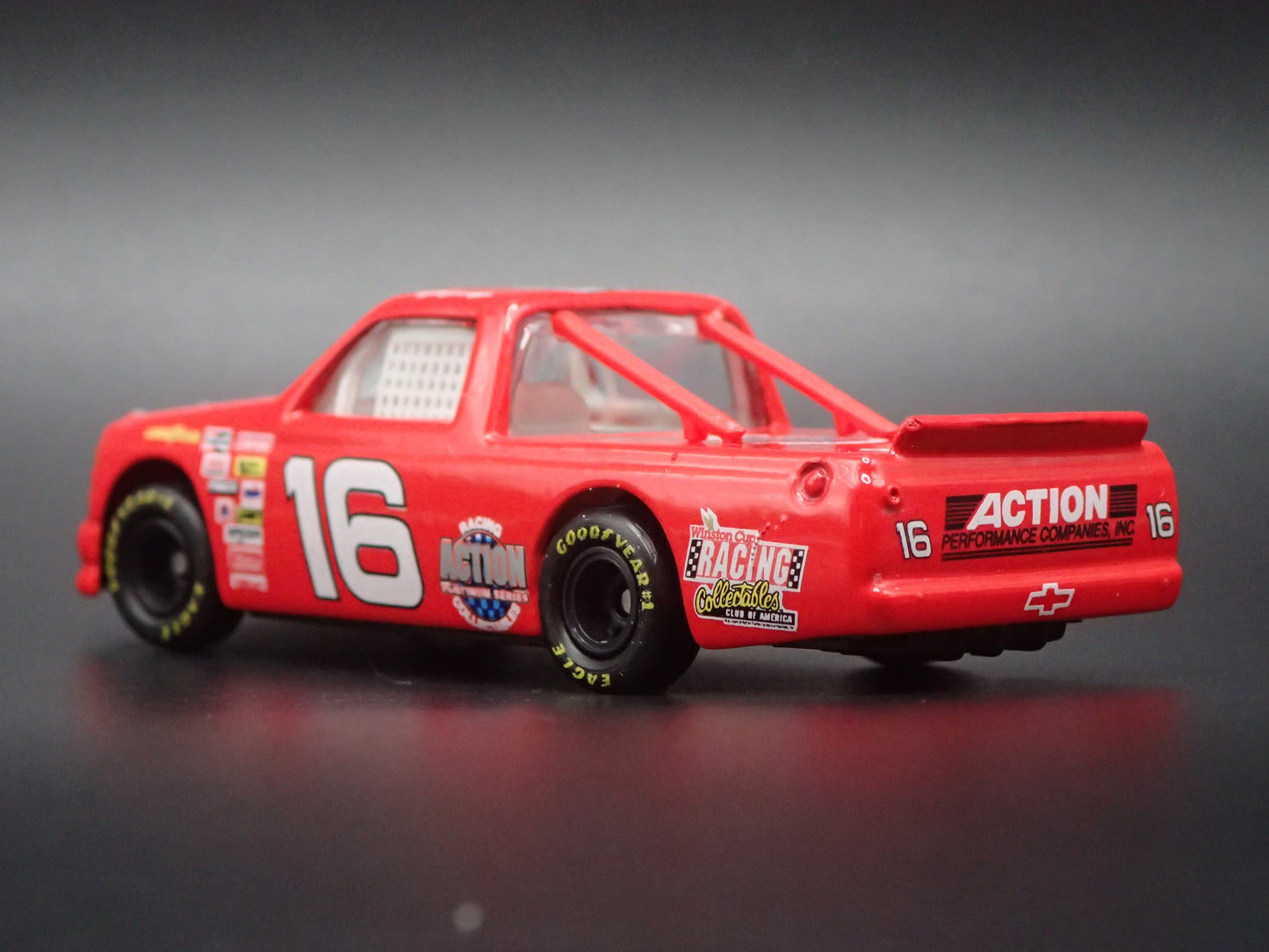 1995 CHEVY SILVERADO #16 RON HORNADAY JR ACTION NASCAR TRUCK 1:64 SCALE DIECAST CAR