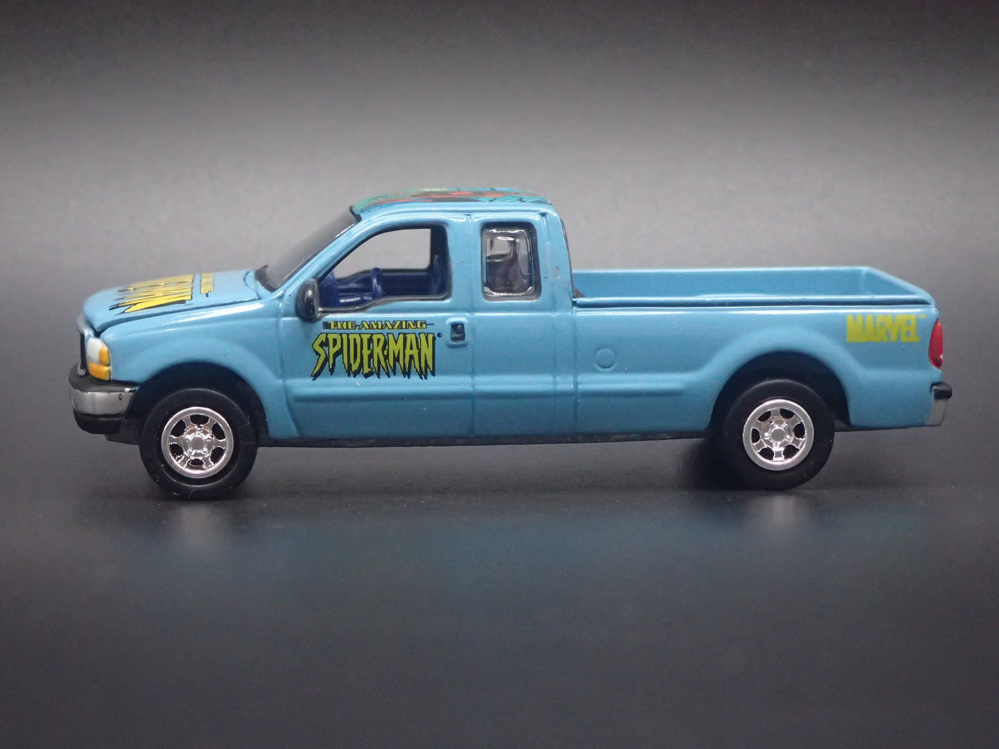 1999-2007 FORD F250 4X4 SUPER CAB PICKUP TRUCK SPIDERMAN 1:64 SCALE DIECAST MODEL CAR