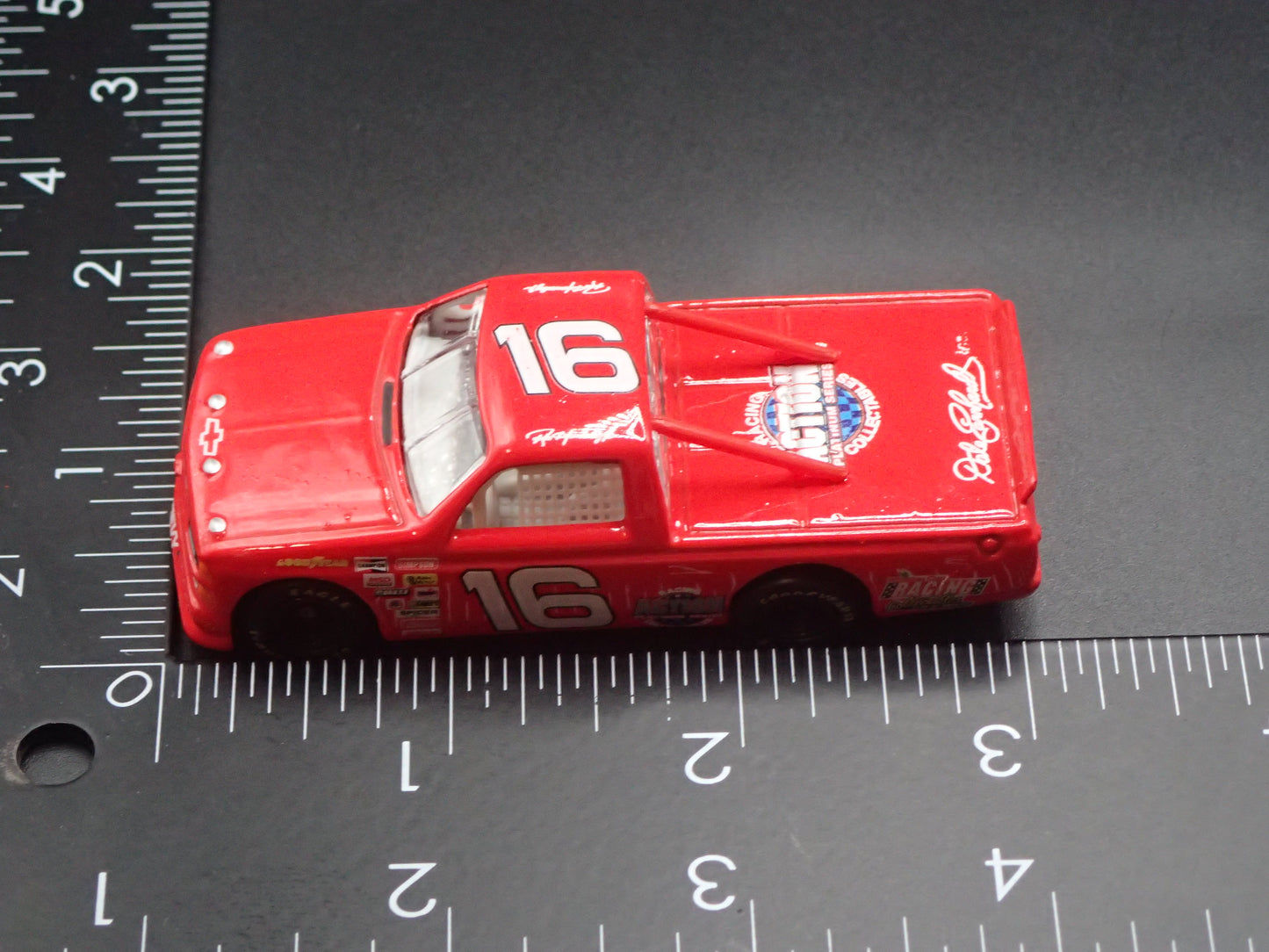 1995 CHEVY SILVERADO #16 RON HORNADAY JR ACTION NASCAR TRUCK 1:64 SCALE DIECAST CAR