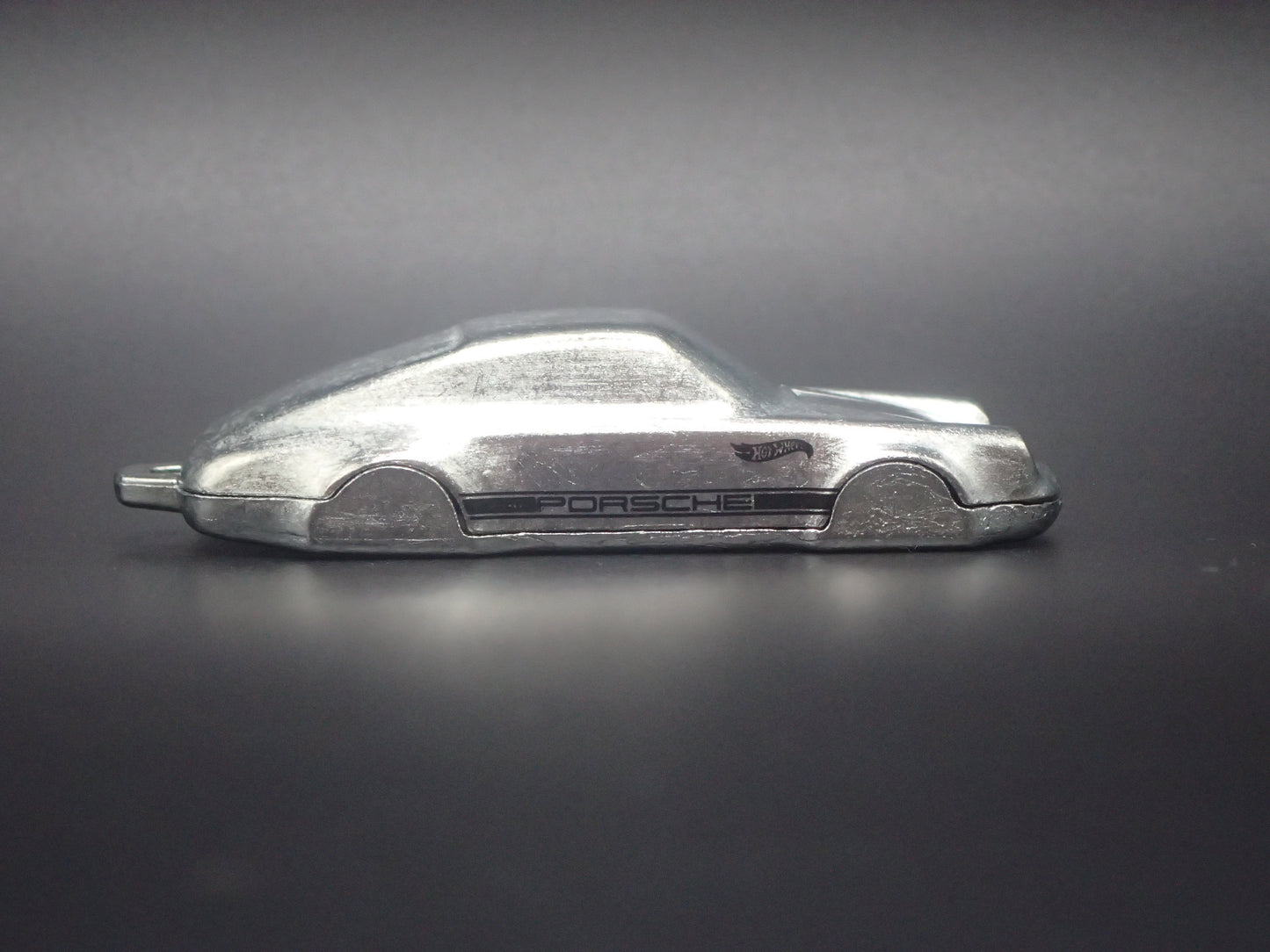 PORSCHE 911 SILVER KEYCHAIN 1:64 SCALE COLLECTIBLE DIORAMA DIECAST MODEL CAR