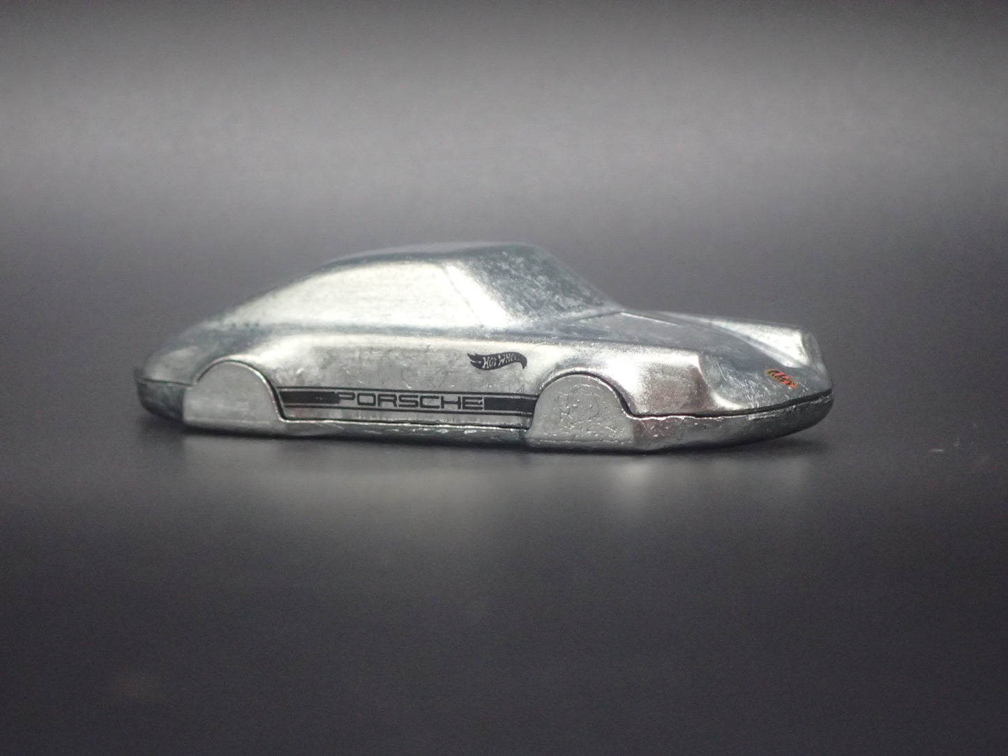 PORSCHE 911 SILVER KEYCHAIN 1:64 SCALE COLLECTIBLE DIORAMA DIECAST MODEL CAR