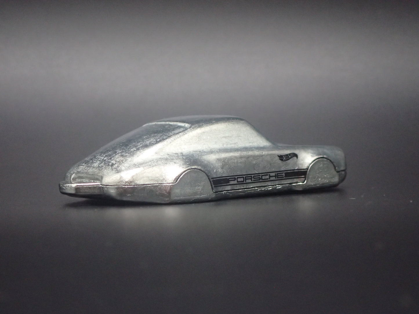 PORSCHE 911 SILVER KEYCHAIN 1:64 SCALE COLLECTIBLE DIORAMA DIECAST MODEL CAR