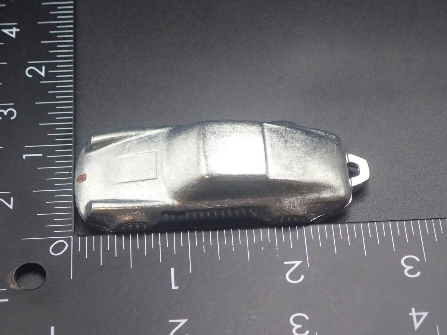 PORSCHE 911 SILVER KEYCHAIN 1:64 SCALE COLLECTIBLE DIORAMA DIECAST MODEL CAR