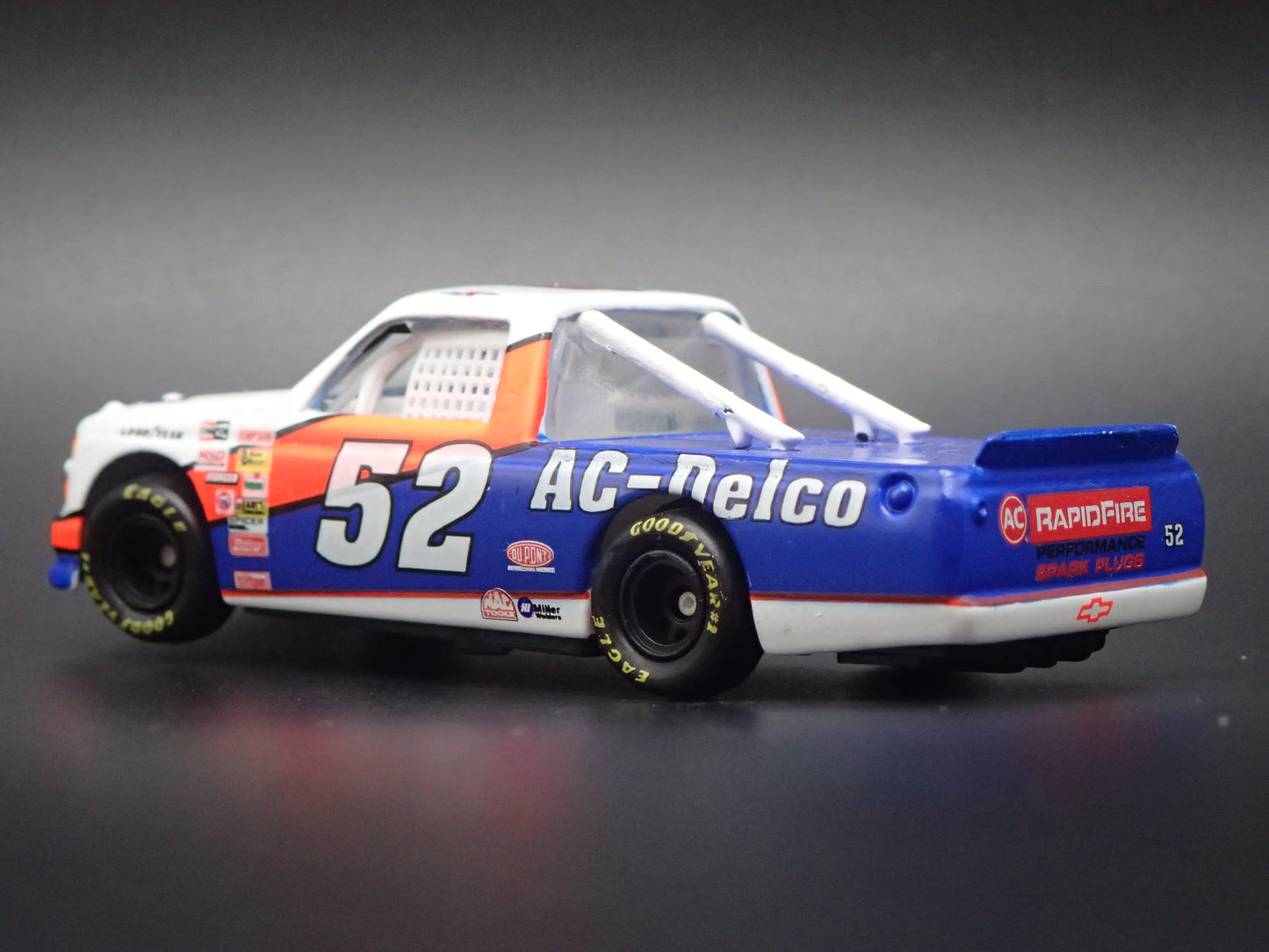 1995 CHEVY SILVERADO #52 KEN SCHRADER ACTION NASCAR TRUCK 1:64 SCALE DIECAST CAR