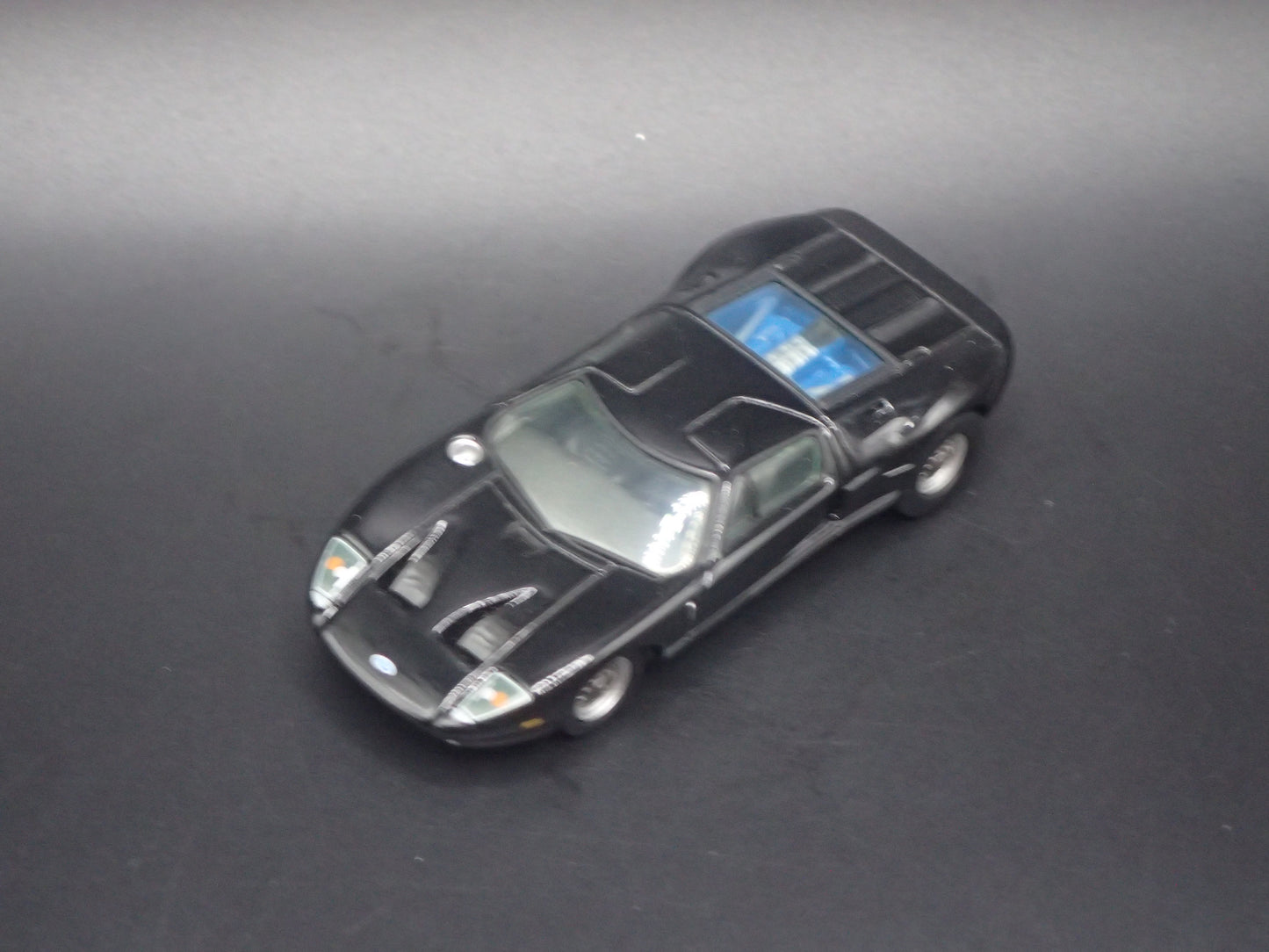 2005 2006 FORD GT BLACK 1:64 SCALE COLLECTIBLE DIORAMA DIECAST MODEL CAR