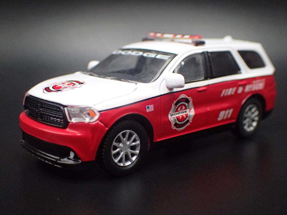 2018-2025 DODGE DURANGO FIRE RESCUE PURSUIT 1:64 SCALE DIORAMA DIECAST MODEL CAR