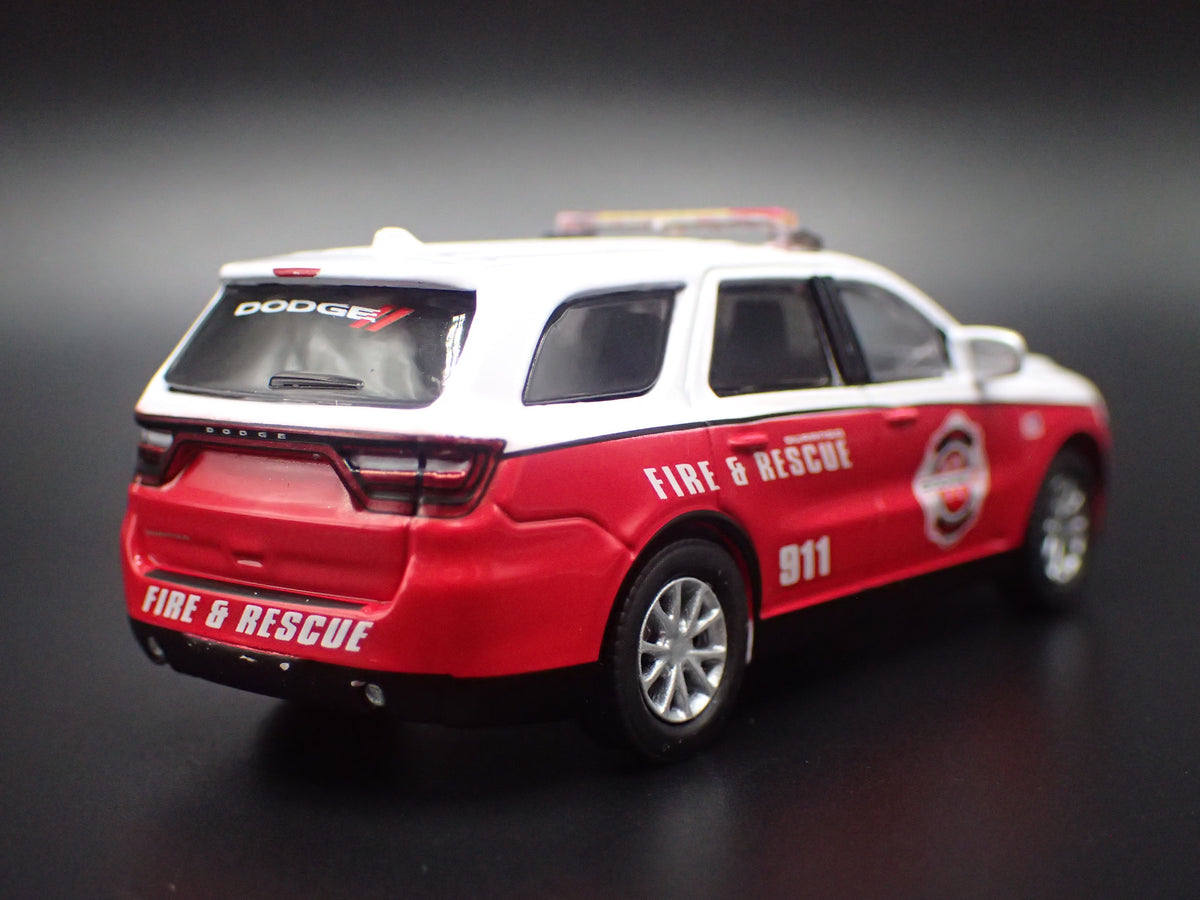 2018-2025 DODGE DURANGO FIRE RESCUE PURSUIT 1:64 SCALE DIORAMA DIECAST MODEL CAR