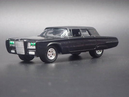1966 66 CHRSYLER IMPERIAL GREEN HORNET BLACK BEAUTY 1/64 SCALE DIECAST MODEL CAR
