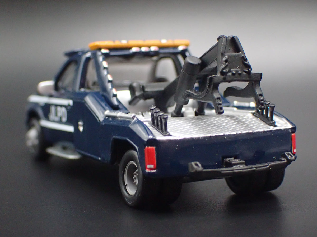 1997-2003 FORD F250 TOW TRUCK WRECKER BLUE 1:64 SCALE DIORAMA DIECAST MODEL CAR