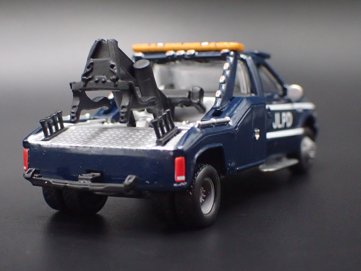 1997-2003 FORD F250 TOW TRUCK WRECKER BLUE 1:64 SCALE DIORAMA DIECAST MODEL CAR