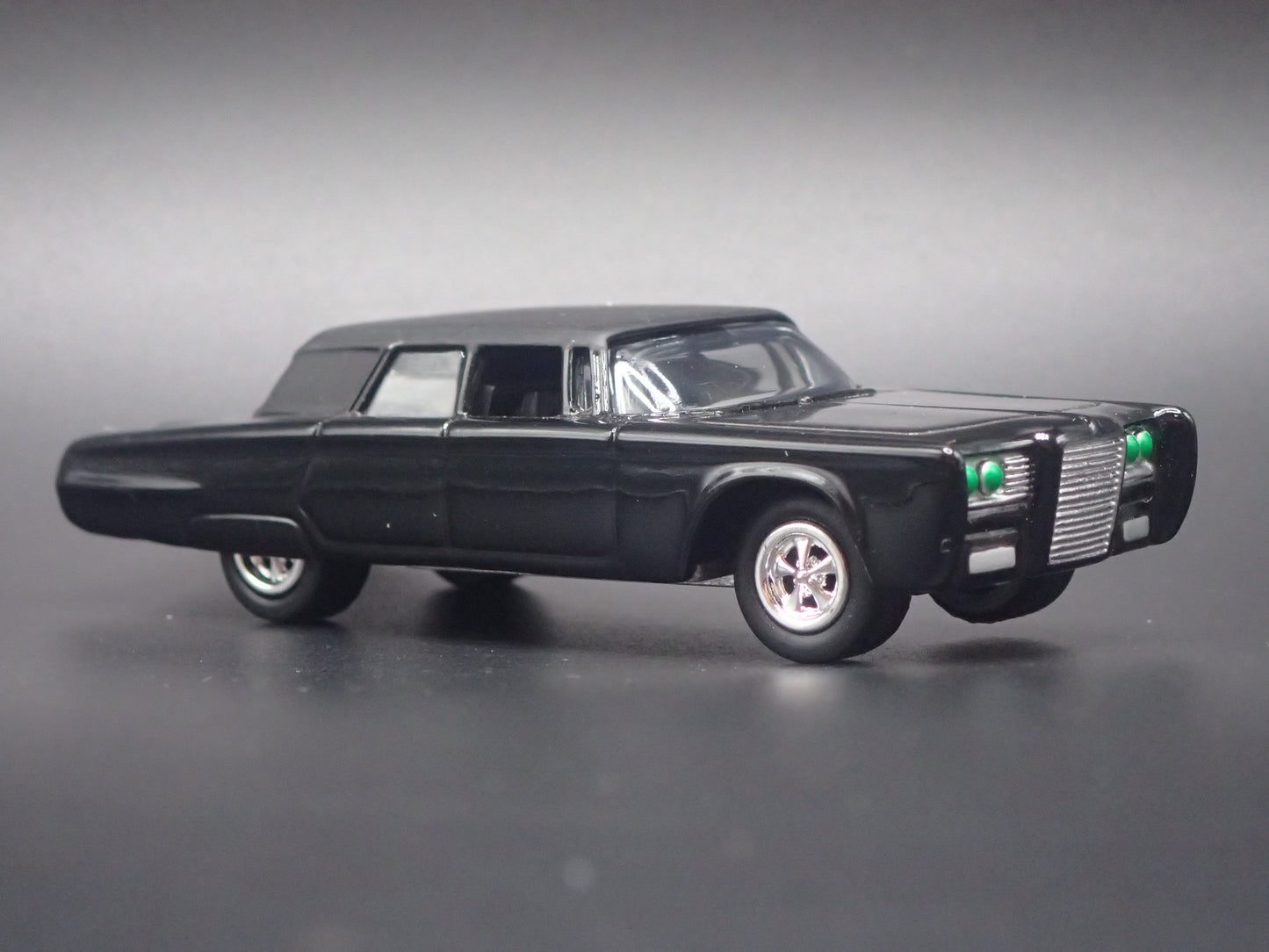 1966 66 CHRSYLER IMPERIAL GREEN HORNET BLACK BEAUTY 1/64 SCALE DIECAST MODEL CAR