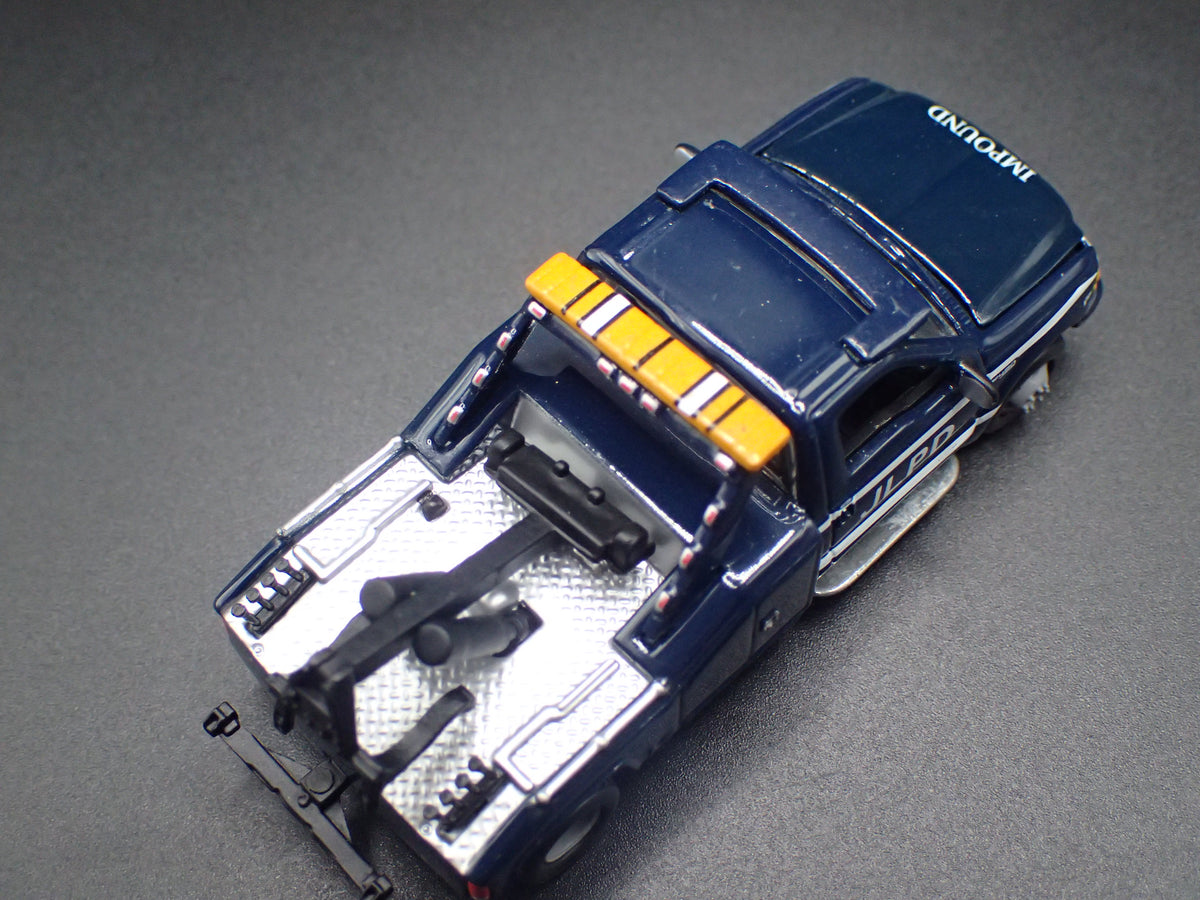1997-2003 FORD F250 TOW TRUCK WRECKER BLUE 1:64 SCALE DIORAMA DIECAST MODEL CAR