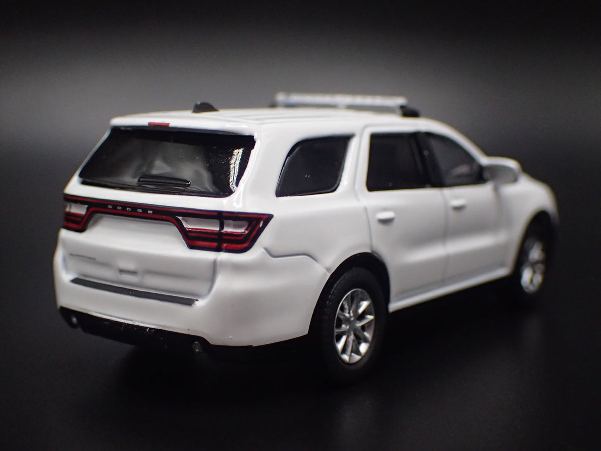 2018-2025 DODGE DURANGO POLICE FIRE PURSUIT 1:64 SCALE DIORAMA DIECAST MODEL CAR