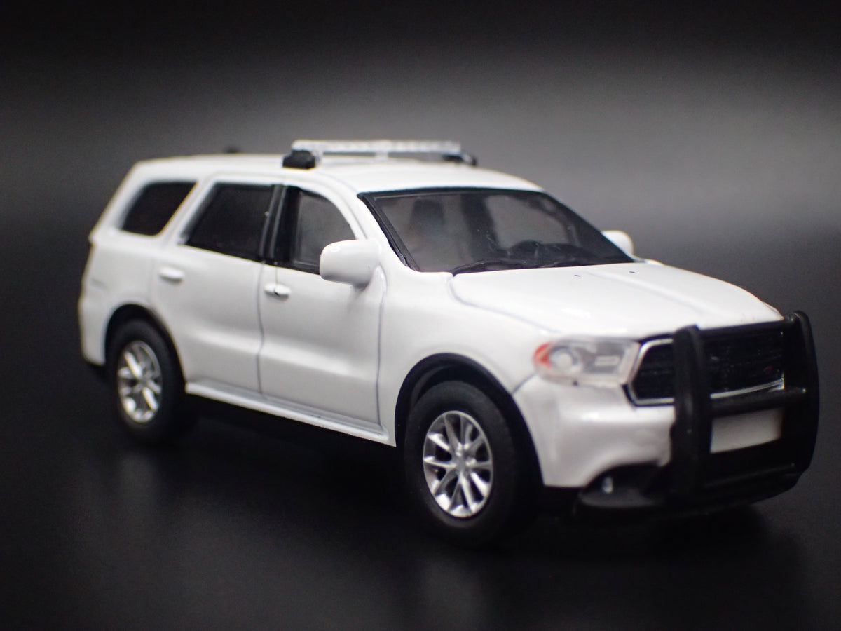 2018-2025 DODGE DURANGO POLICE FIRE PURSUIT 1:64 SCALE DIORAMA DIECAST MODEL CAR