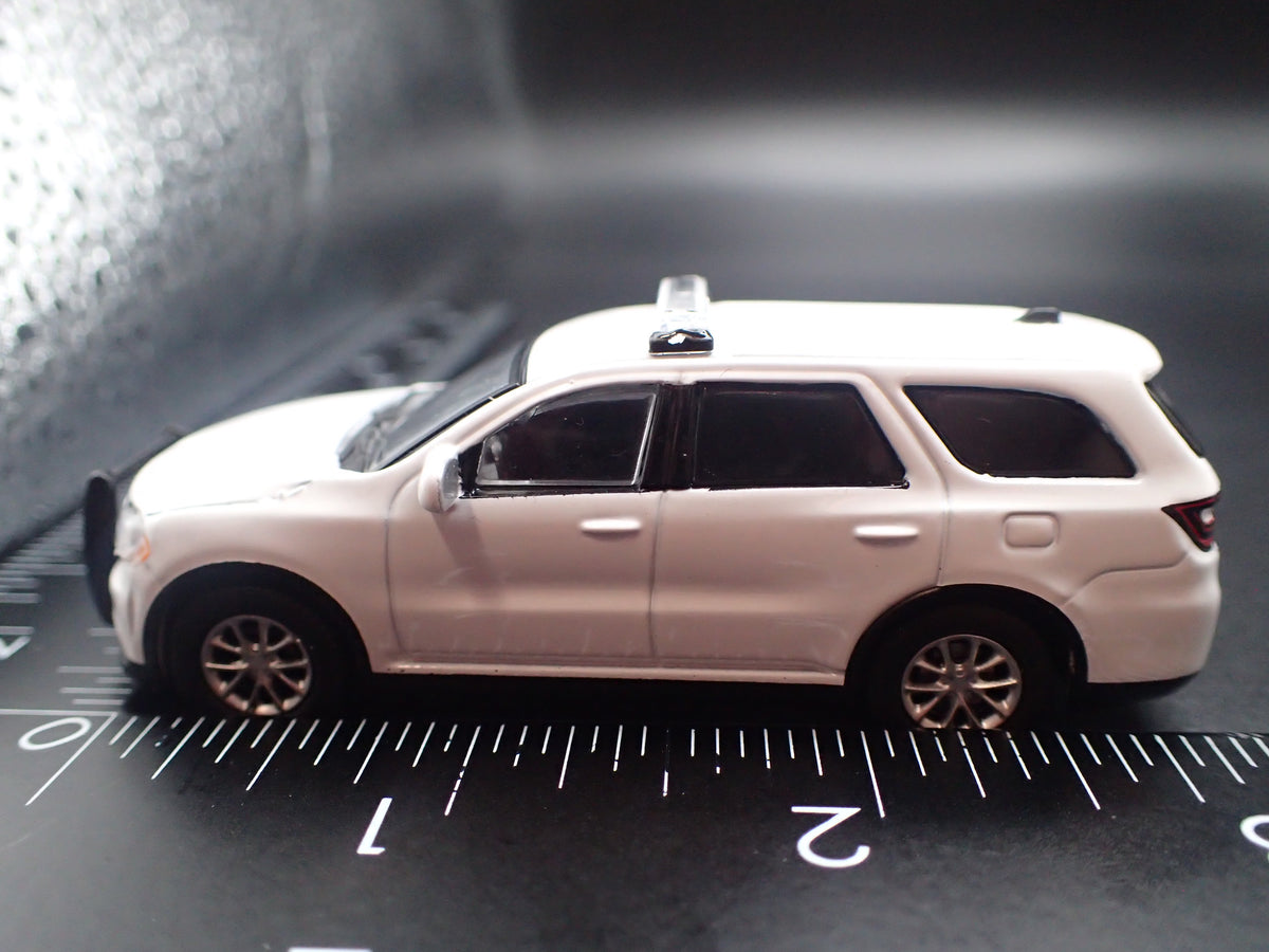 2018-2025 DODGE DURANGO POLICE FIRE PURSUIT 1:64 SCALE DIORAMA DIECAST MODEL CAR