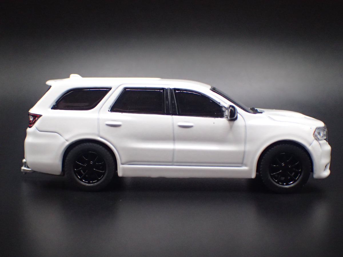 2018-2025 DODGE DURANGO WHITE w HITCH 1:64 SCALE DIORAMA DIECAST MODEL CAR