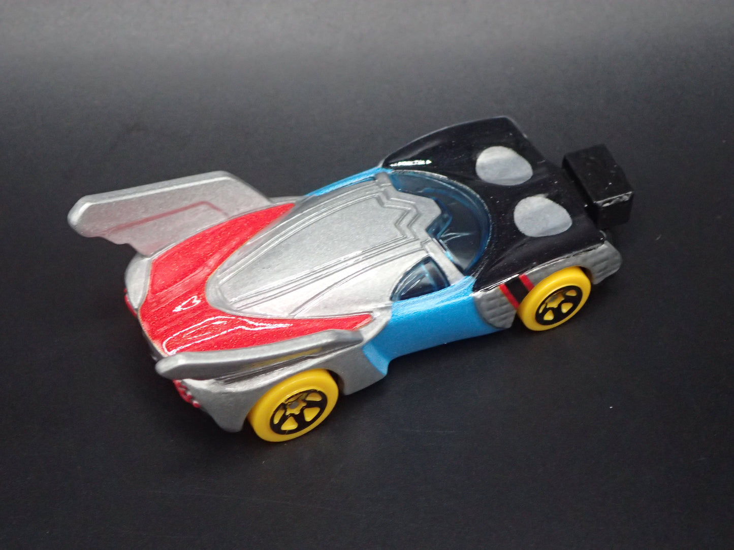THOR MARVEL CHARACTER CARS 1/64 SCALE DIORAMA DIECAST MODEL CAR