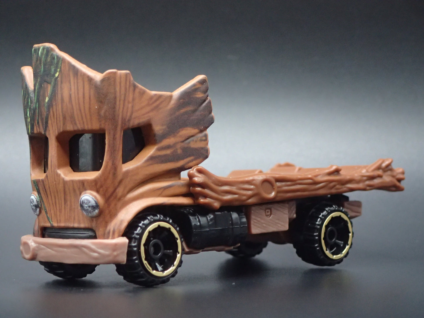 GROOT MARVEL CHARACTER CARS 1/64 SCALE DIORAMA DIECAST MODEL CAR