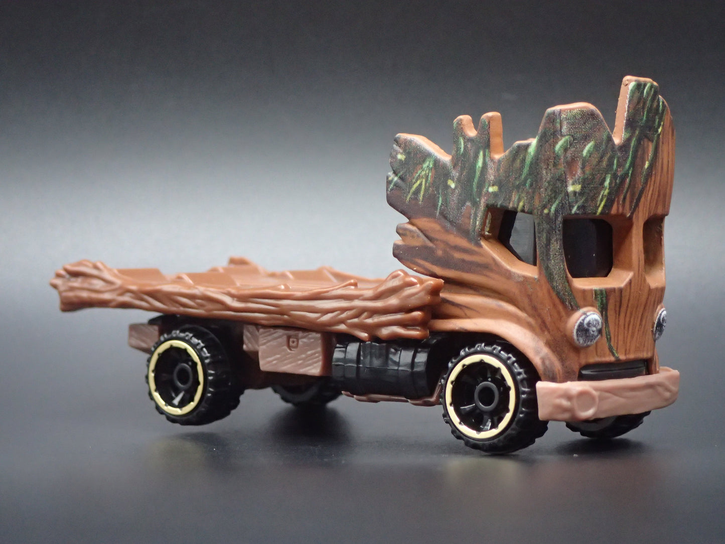 GROOT MARVEL CHARACTER CARS 1/64 SCALE DIORAMA DIECAST MODEL CAR