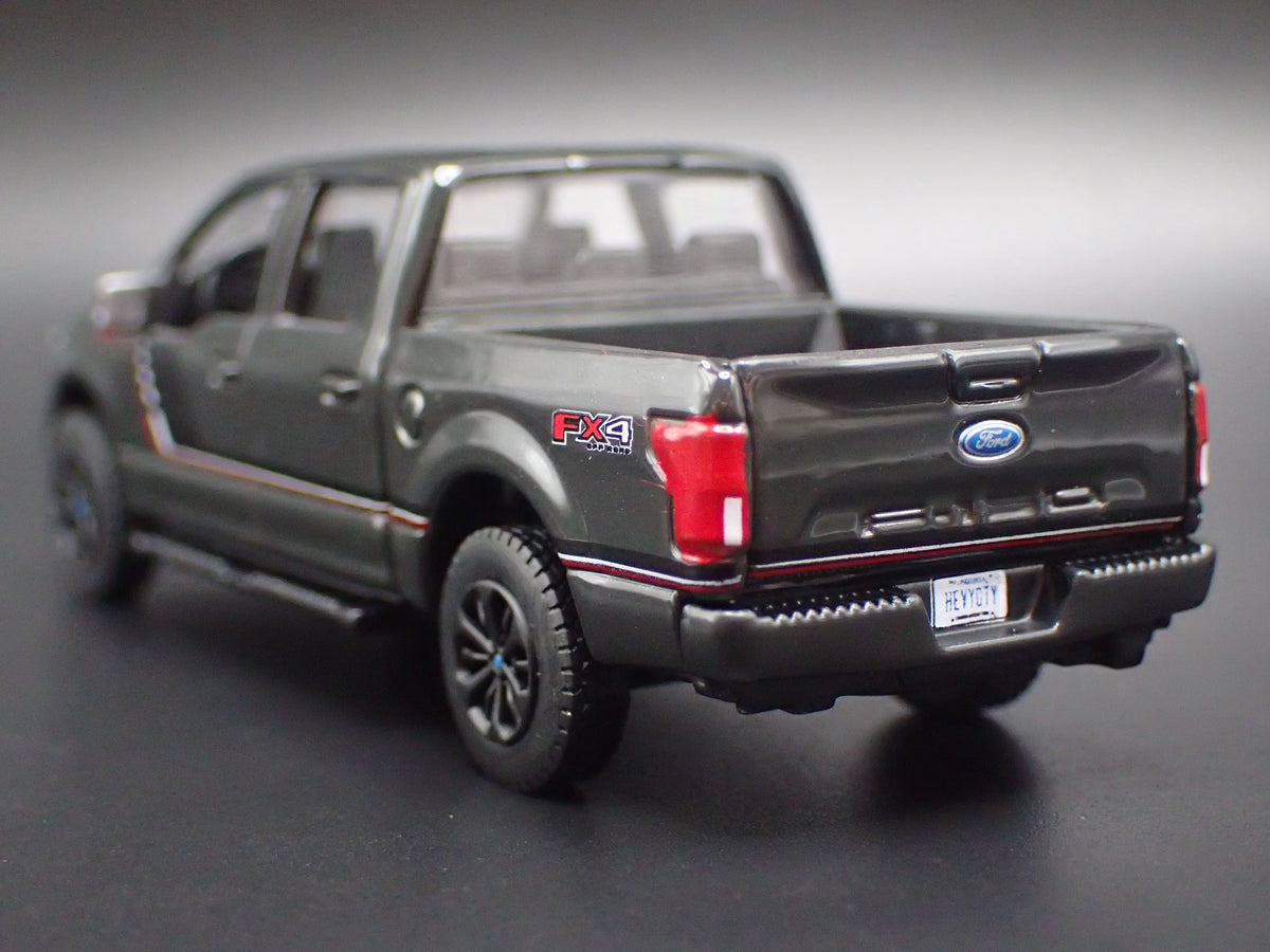 2015-2020 FORD F150 LARIAT PICKUP TRUCK 1:64 SCALE DIORAMA DIECAST MODEL CAR