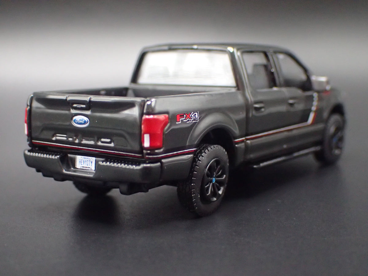 2015-2020 FORD F150 LARIAT PICKUP TRUCK 1:64 SCALE DIORAMA DIECAST MODEL CAR