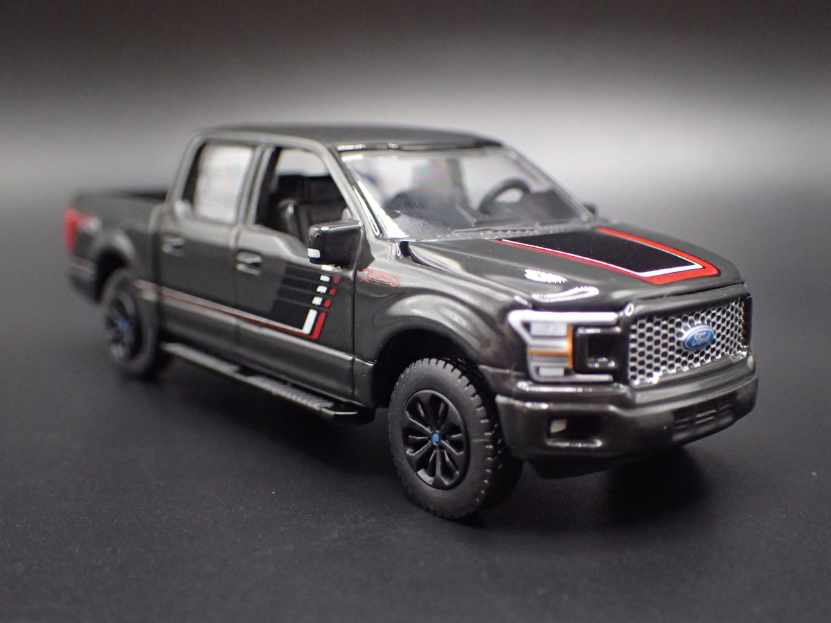 2015-2020 FORD F150 LARIAT PICKUP TRUCK 1:64 SCALE DIORAMA DIECAST MODEL CAR