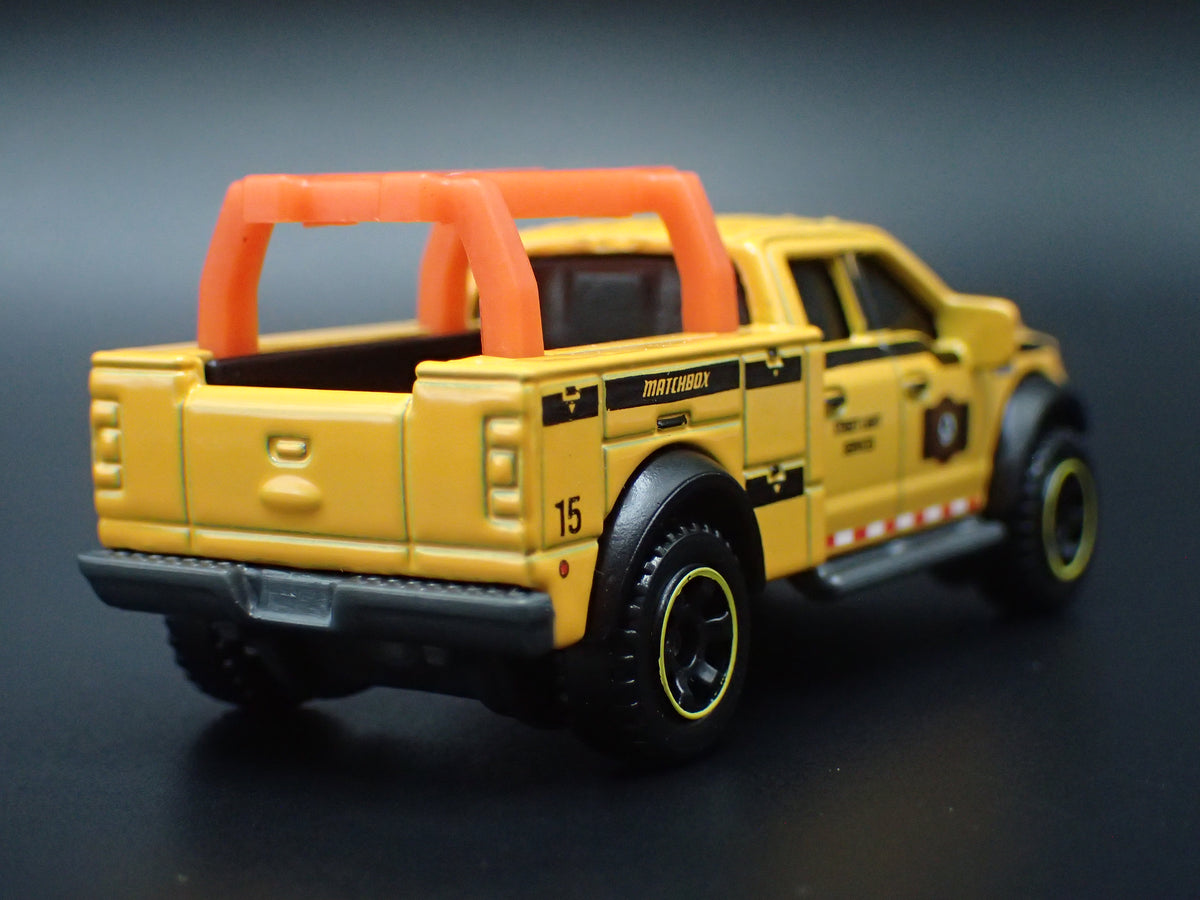 2015 - 2020 FORD F150 PICKUP TRUCK CONTRACTOR 1:64 SCALE DIECAST MODEL CAR