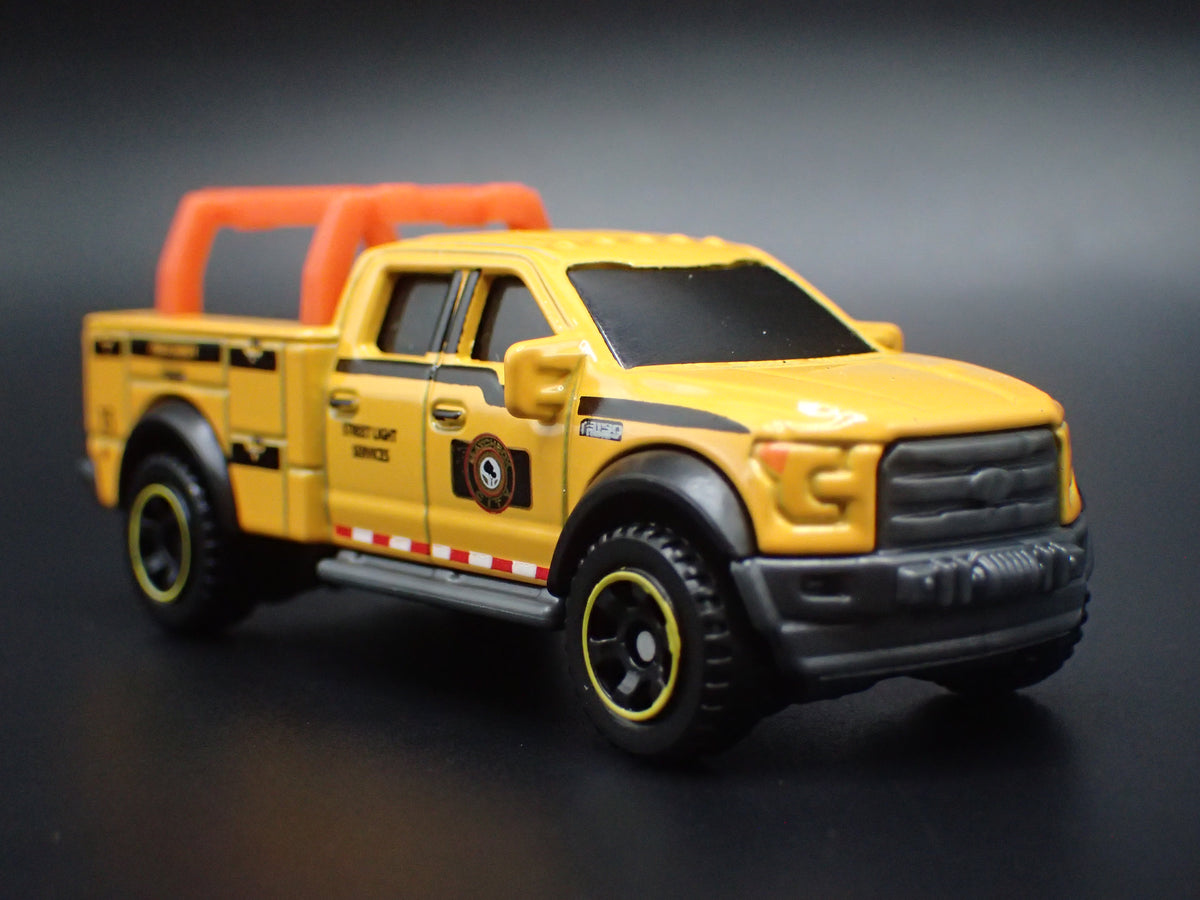 2015 - 2020 FORD F150 PICKUP TRUCK CONTRACTOR 1:64 SCALE DIECAST MODEL CAR